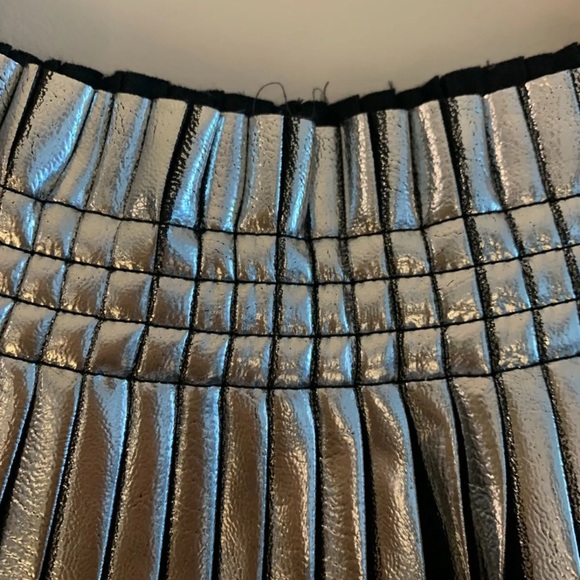 MM6 margínela pleated faux leather silver skirt 38 - Picture 3 of 4